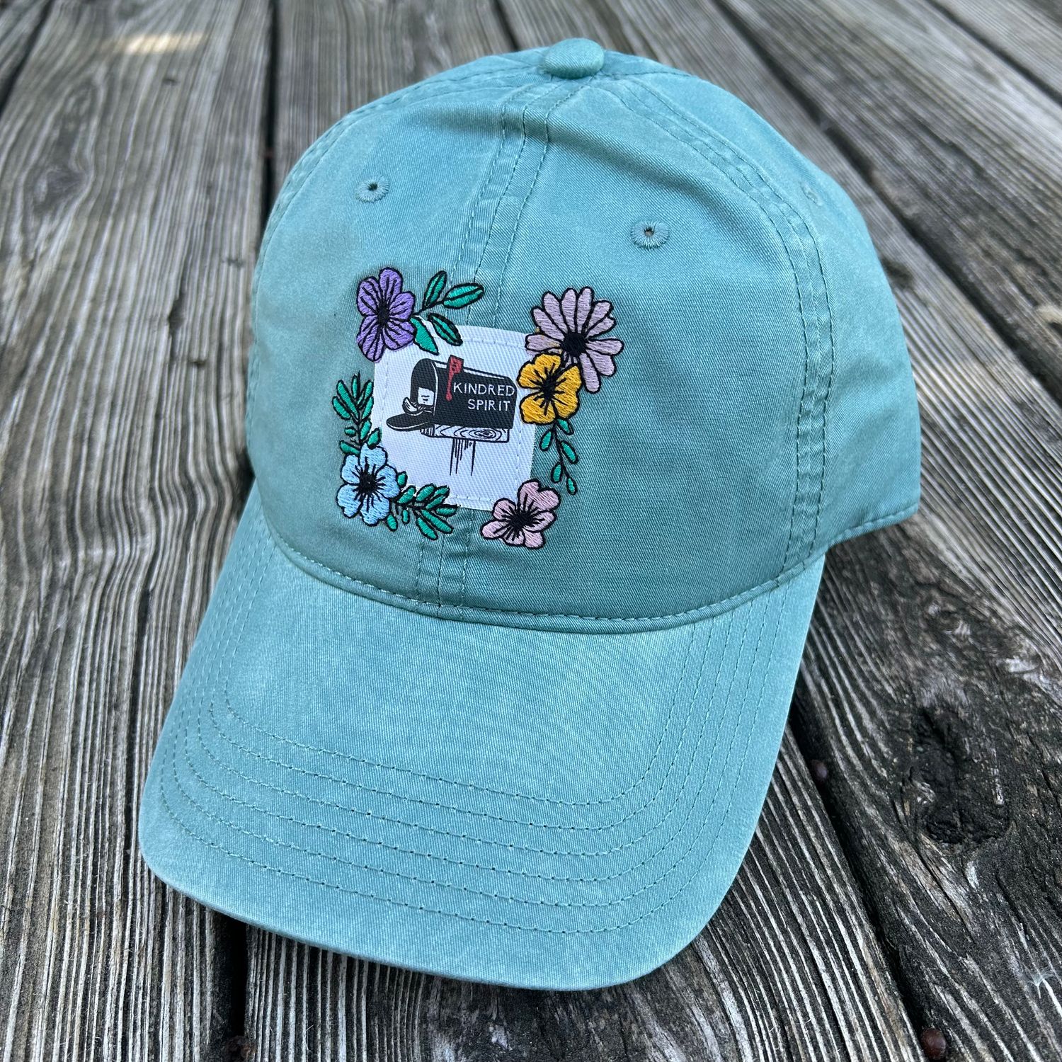 CAP KINDRED SPIRIT FLOWERS TTA (SOFT PINE)