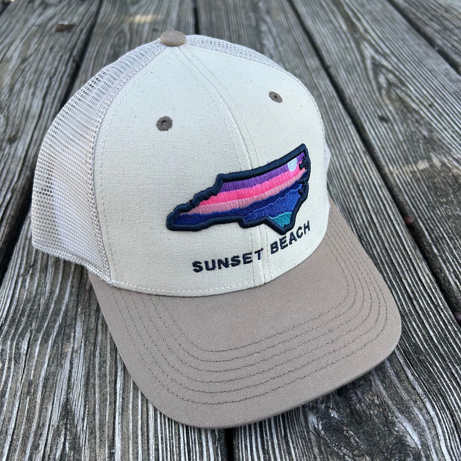 CAP NORTH CAROLINA HORIZONS MPS TRUCKER (STONE/CLAY)
