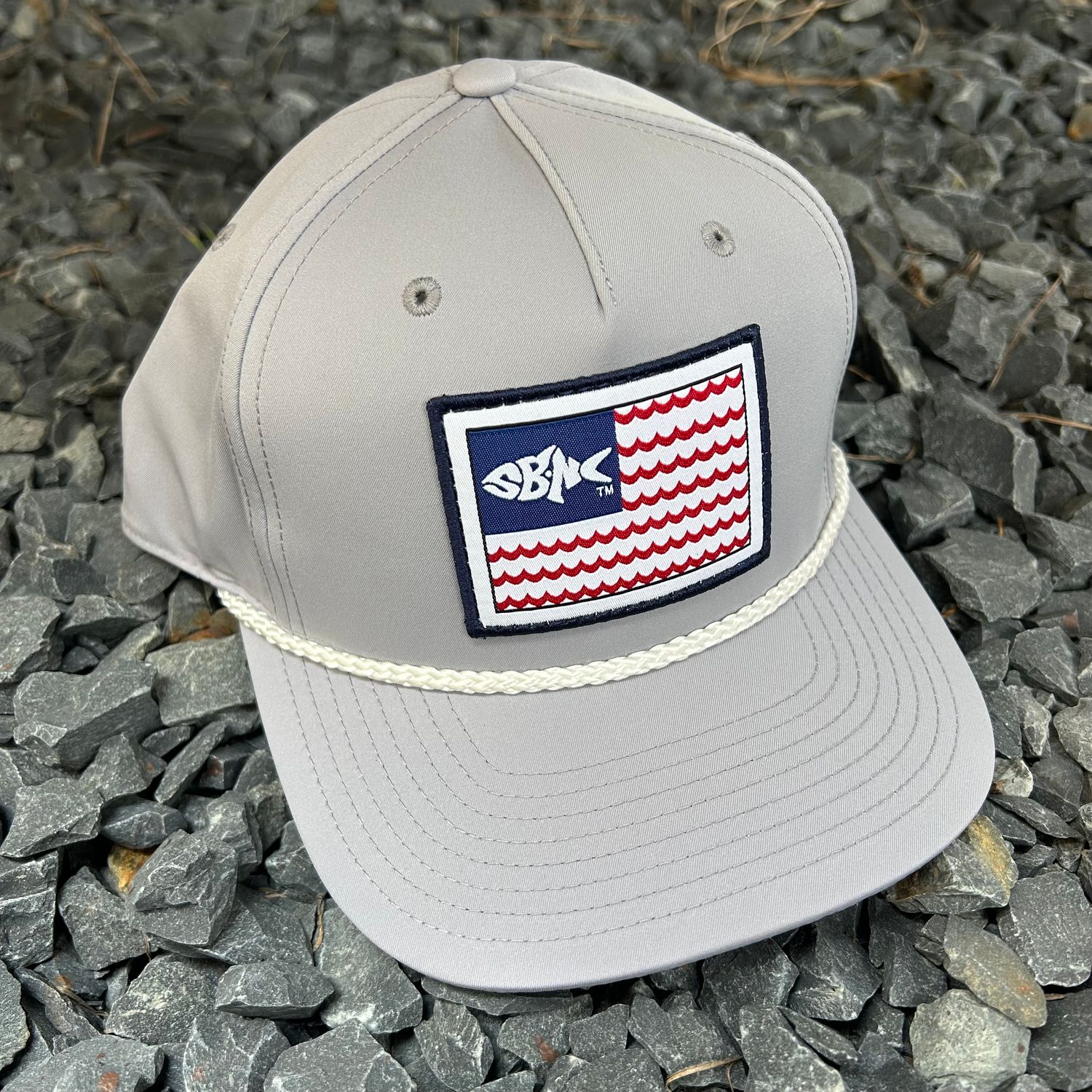 CAP SBNC FISH WAVES FLAG PATCH SOLID W/ROPE LTGRAY/WHITE 258