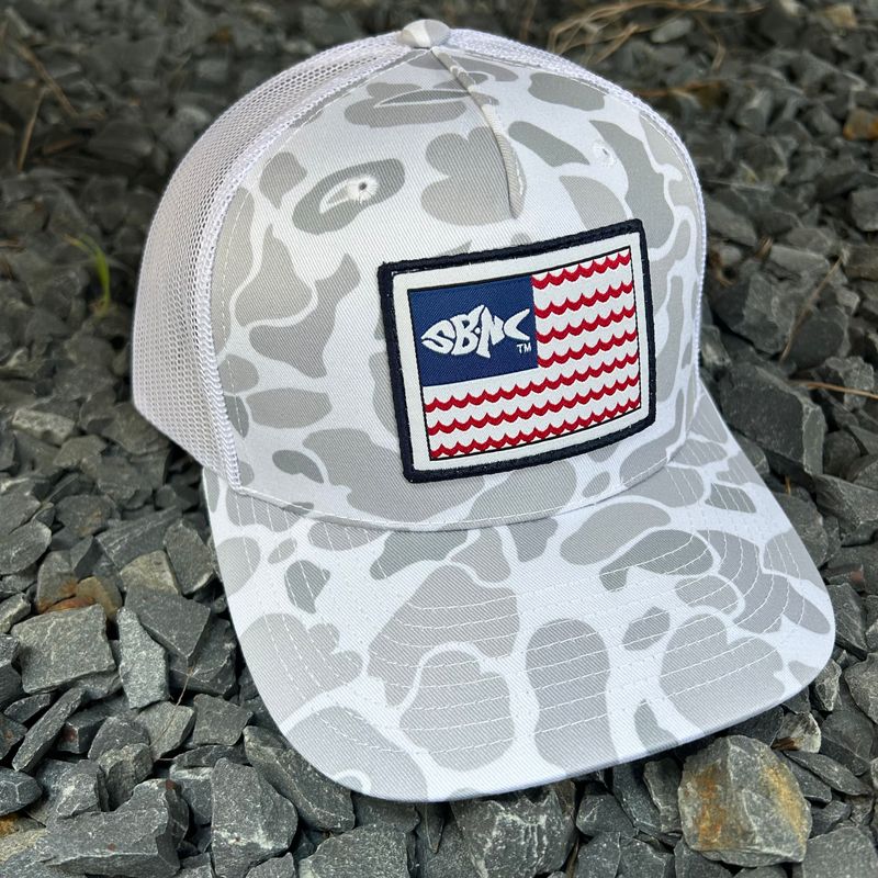 CAP SBNC FISH WAVES FLAG PATCH BLIZZARD DUCK CAMO/WHITE 112PFP
