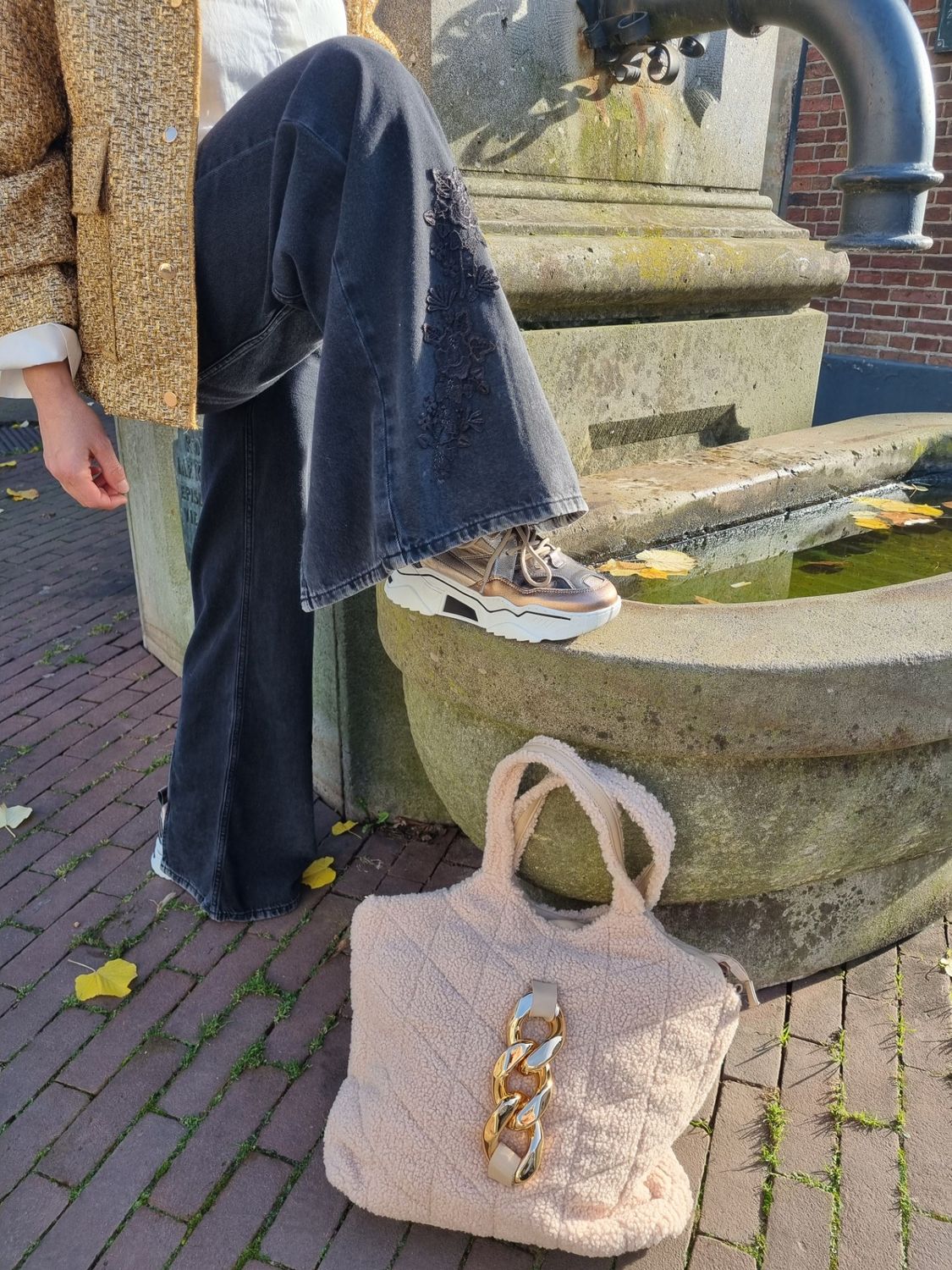 Wide Leg Jeans With Back Slit and Lace