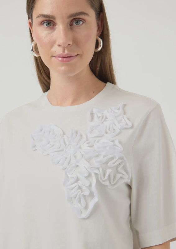 YASVISELY SS TEE S. White