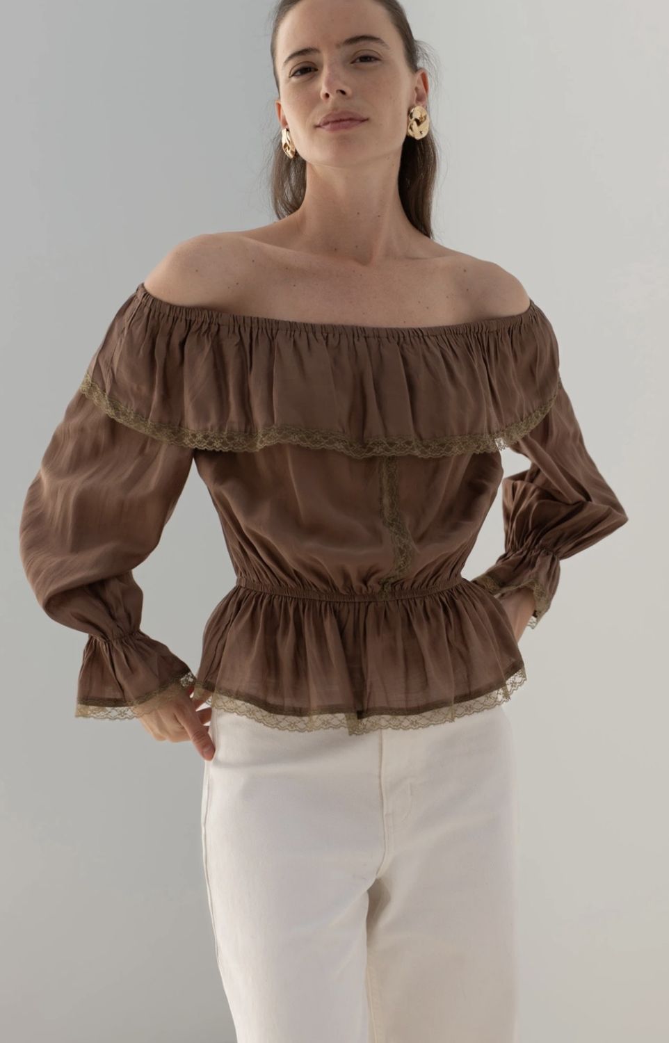 Off shoulder top Elin bruin