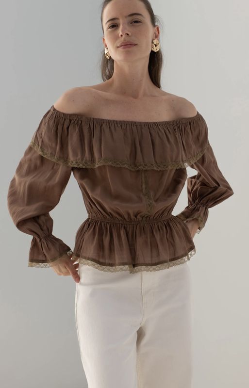 Off shoulder top Elin bruin
