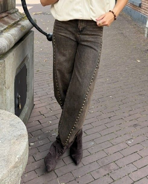 Barrel Steffie washed brown studs