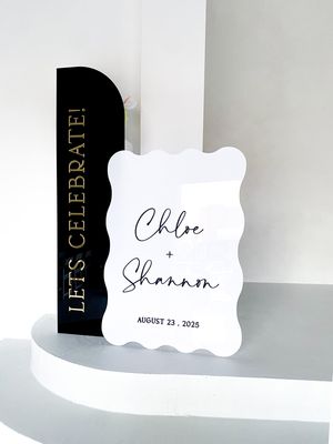 Wavy Welcome Sign