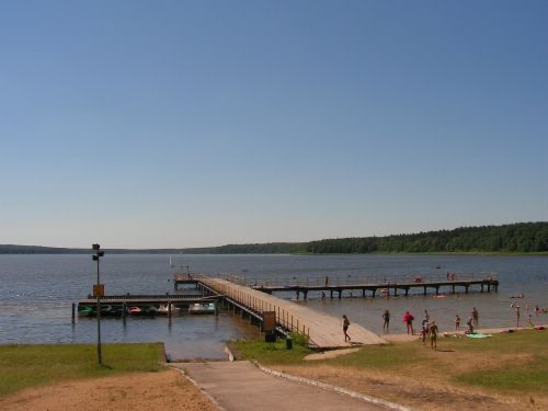 widok-na-plaze-i-jezioro-dlugie-baniewice
