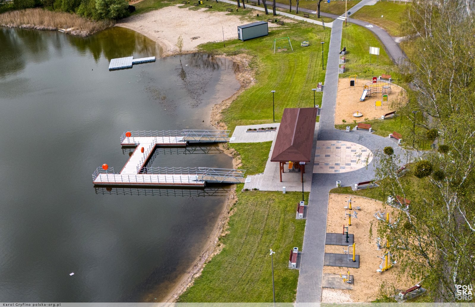 plaza-nad-jeziorem-dluzec-banie