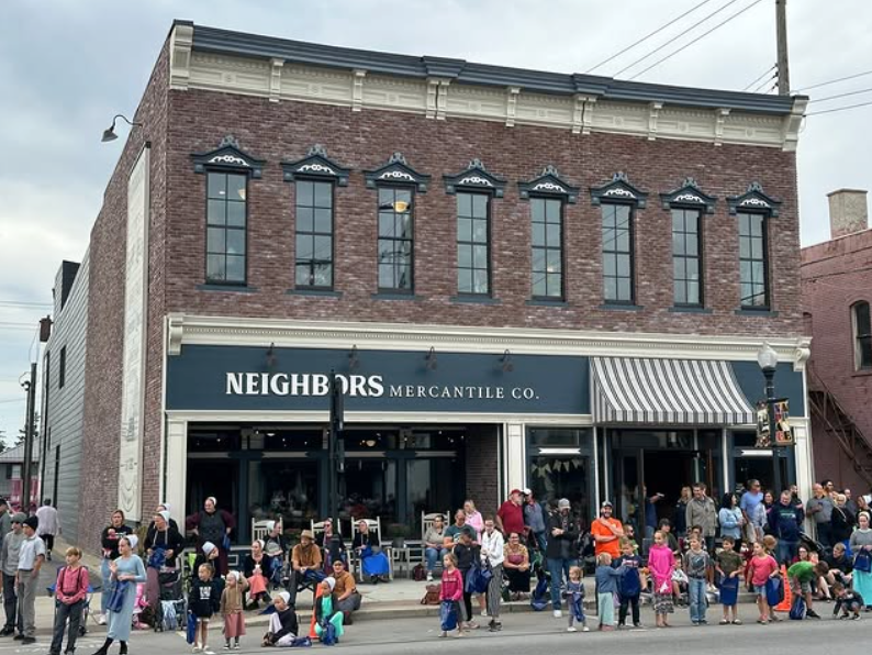 Apple Festival parade in front of Neighbors Mercantile