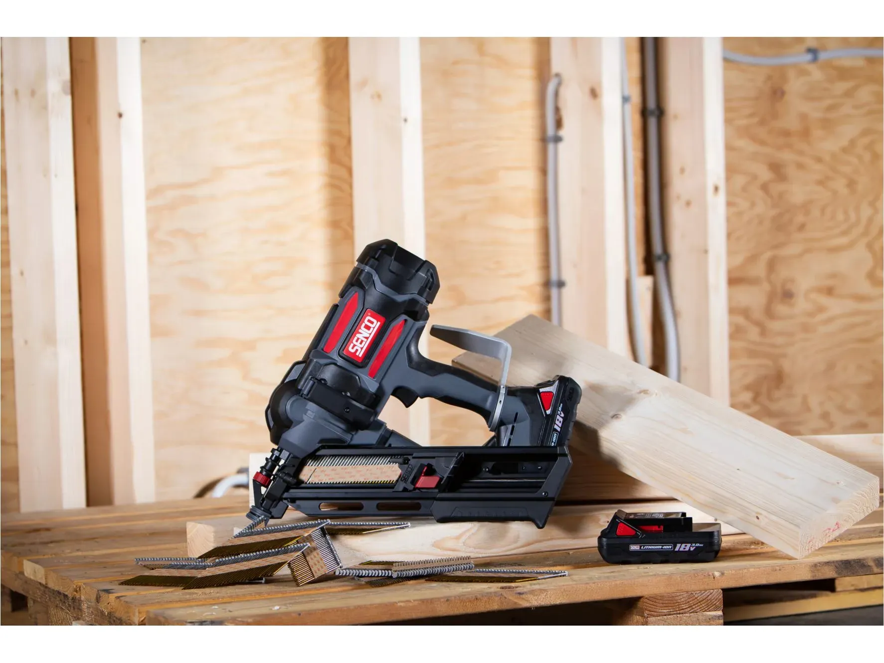 Nagelgeräte und Coilnagler für Holzbau Innenausbau Trockenbau Dachdecker Paletten Holzverpackungen und Befestigungstechnik