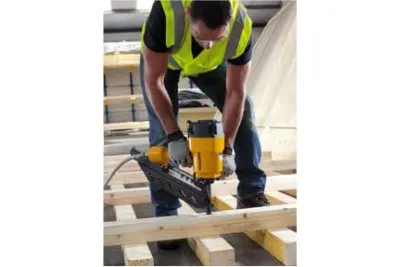 Bostitch Coilnagler mit Einzelauslösung für präzises Arbeiten im Holzbau und Trockenbau