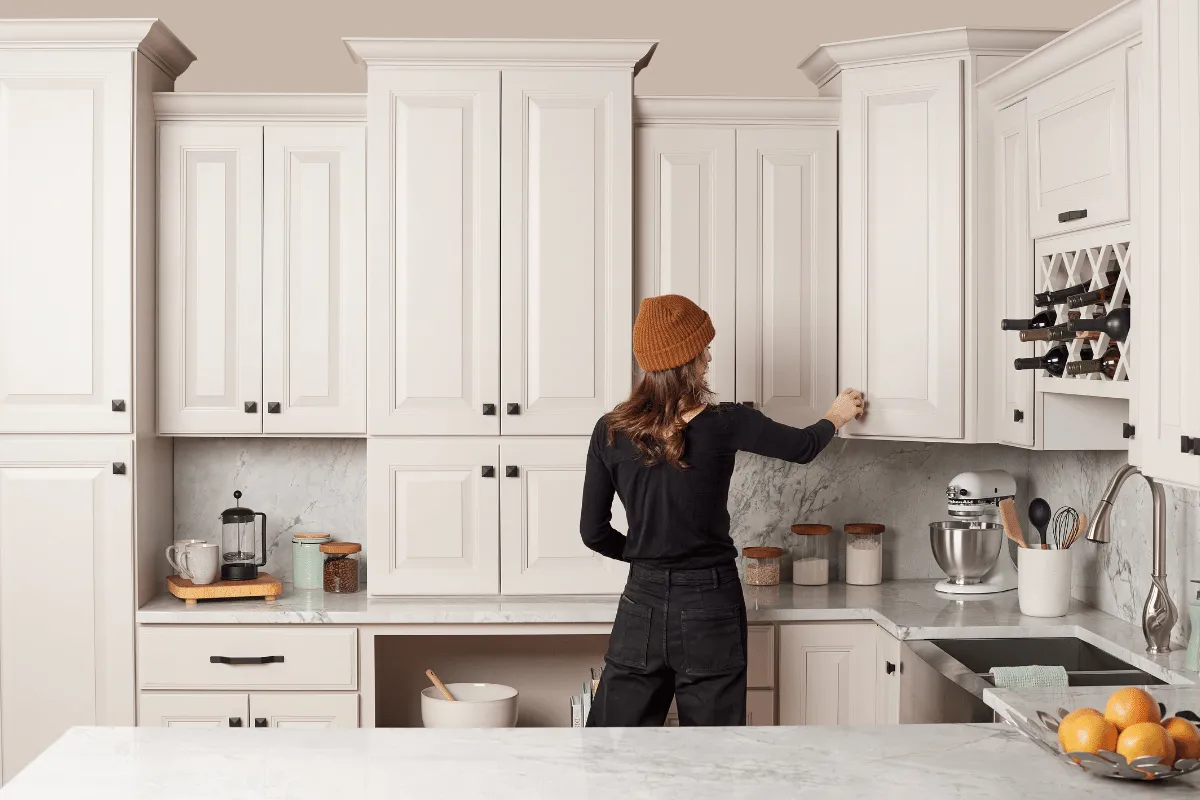 White kitchen cabinets