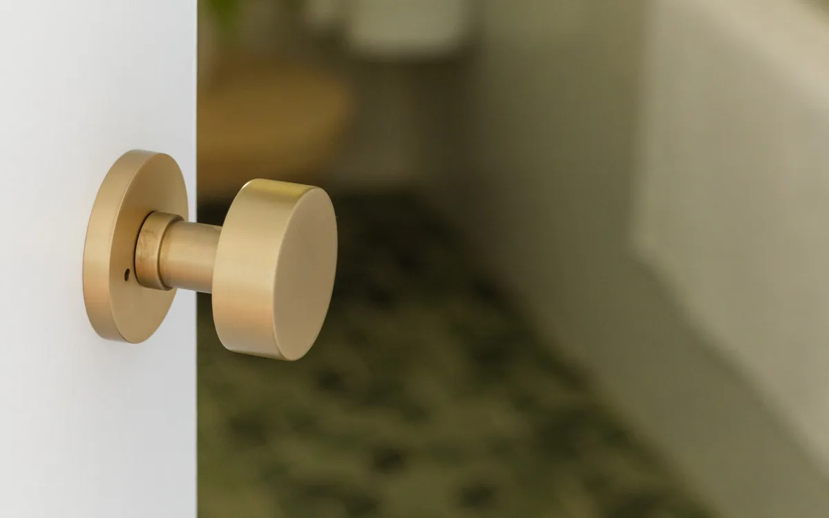 Cabinet hardware in a bathroom