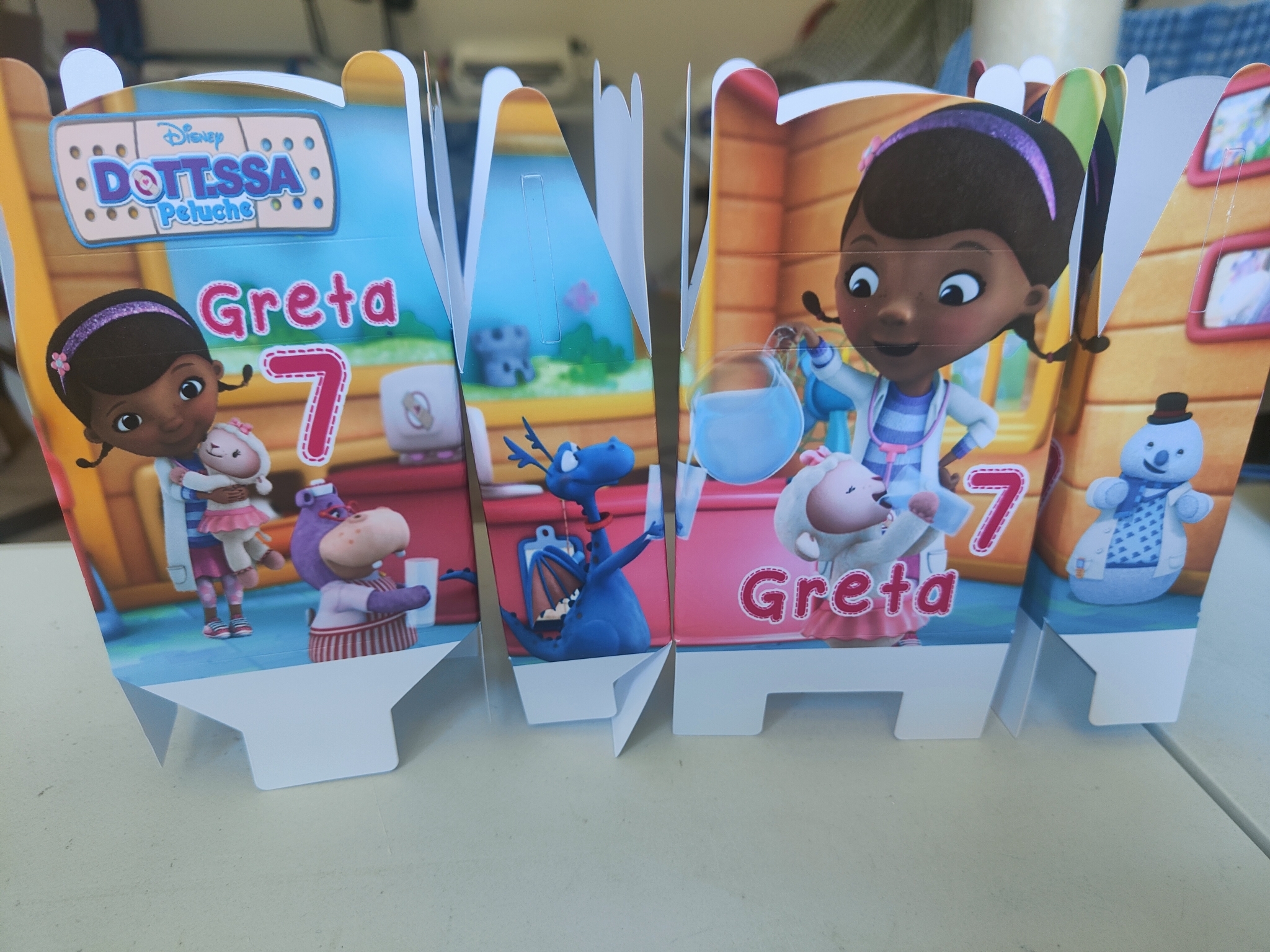 Scatoline dottie dottoressa Peluche personalizzate festa compleanno