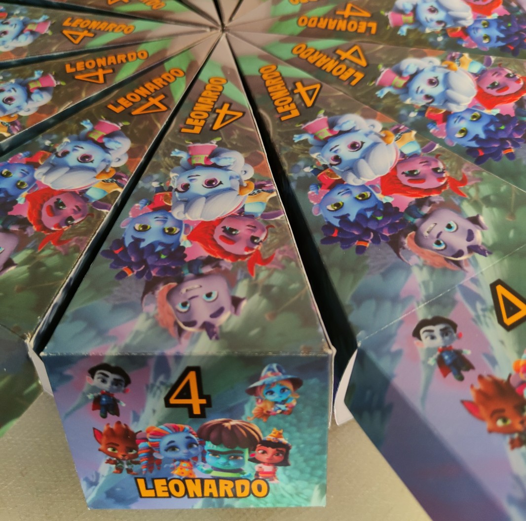 fetta torta scenografica scatoline porta confetti regalini fine festa super monsters