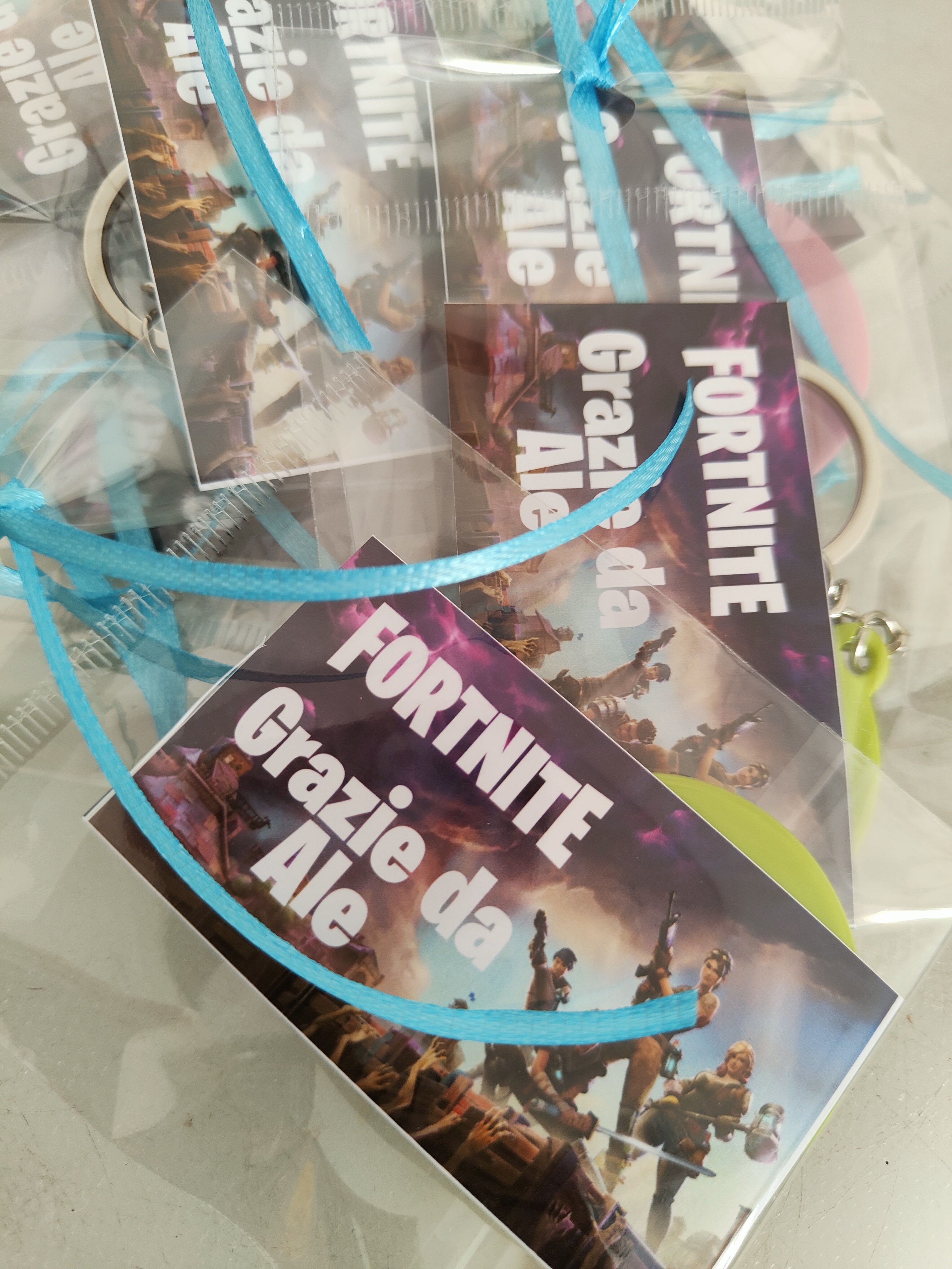 portachiavi zaino scuola gadget regalini fine festa compleanno a tema fortnite