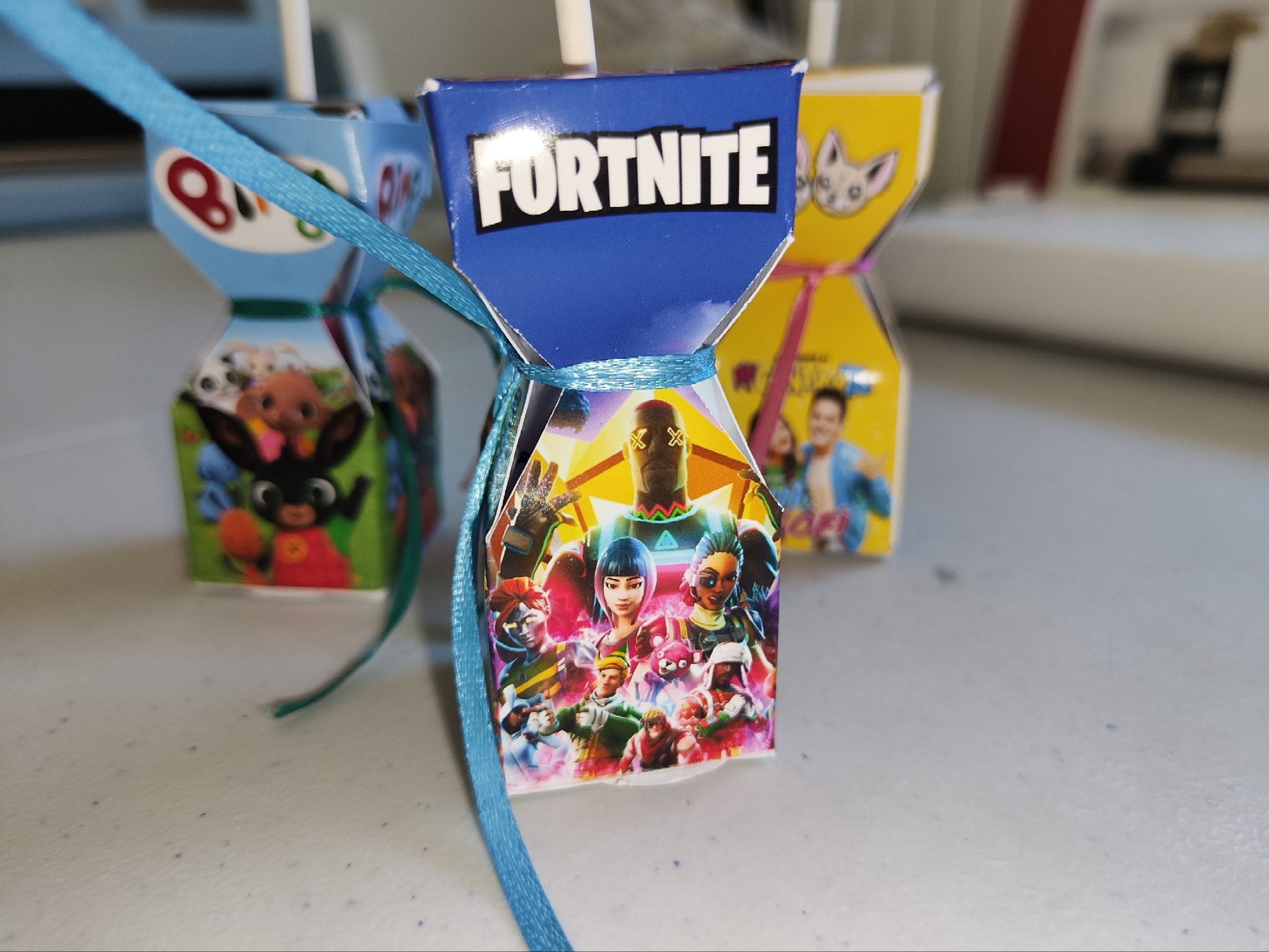 scatolina chupa chups confezione fortnite personalizzata porta confetti regalini fine festa compleanno a tema