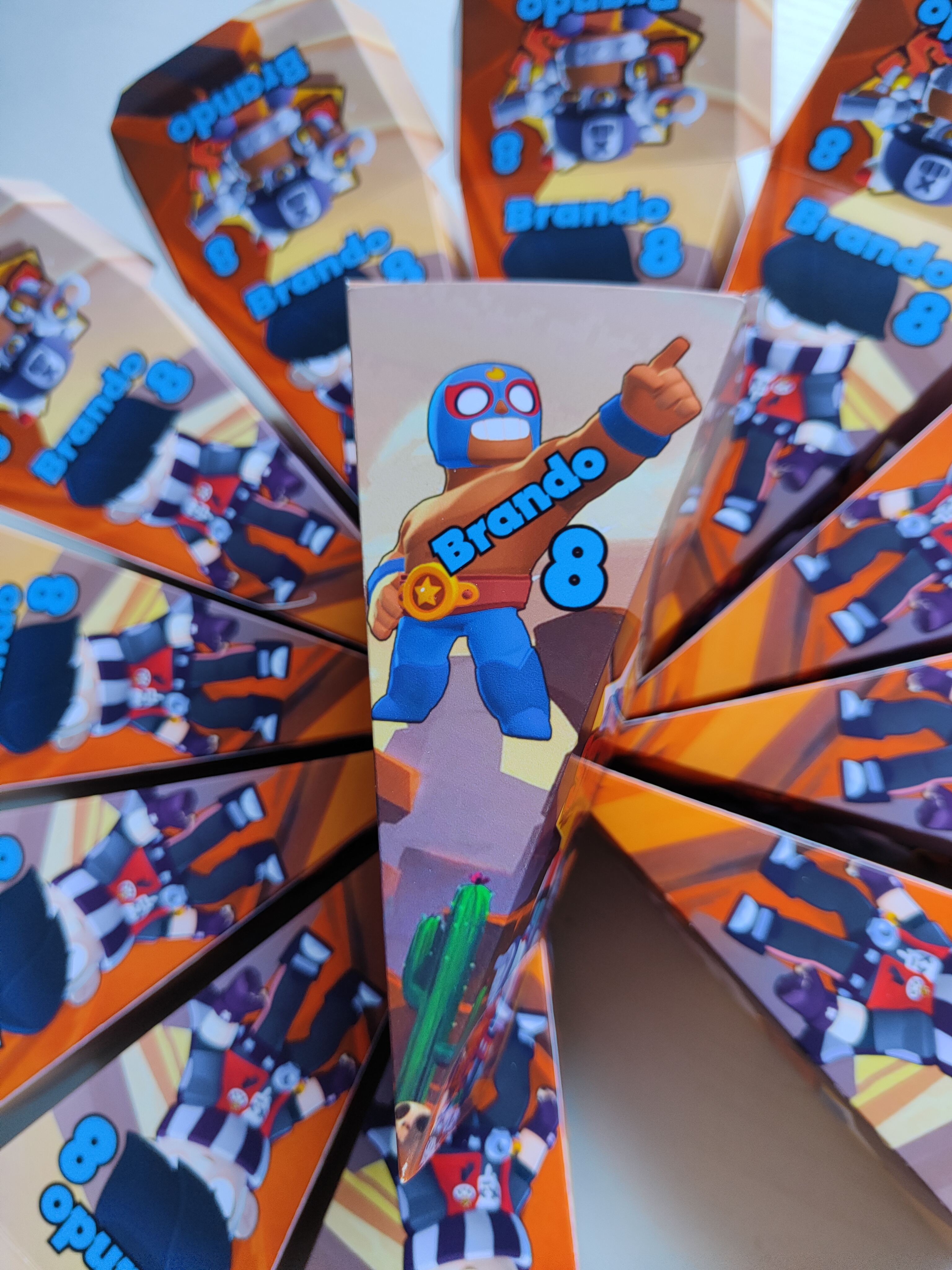 scatoline fette torta scenografica centro tavola porta confetti regalini personalizzati fine festa compleanno brawl stars