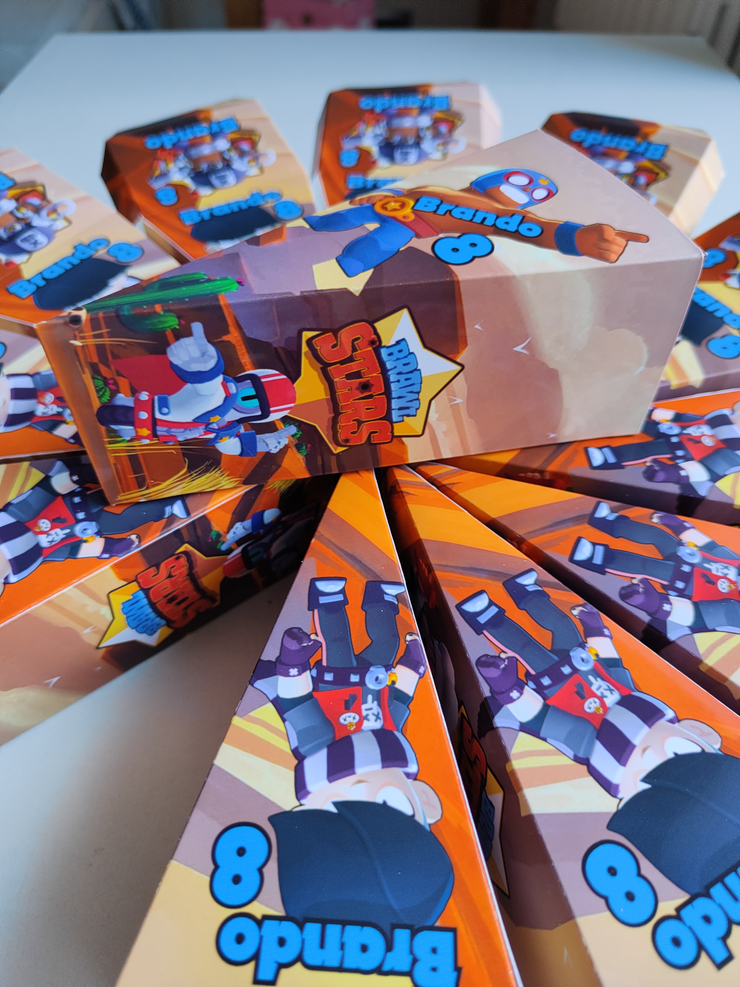 scatoline fette torta scenografica centro tavola porta confetti regalini personalizzati fine festa compleanno brawl stars