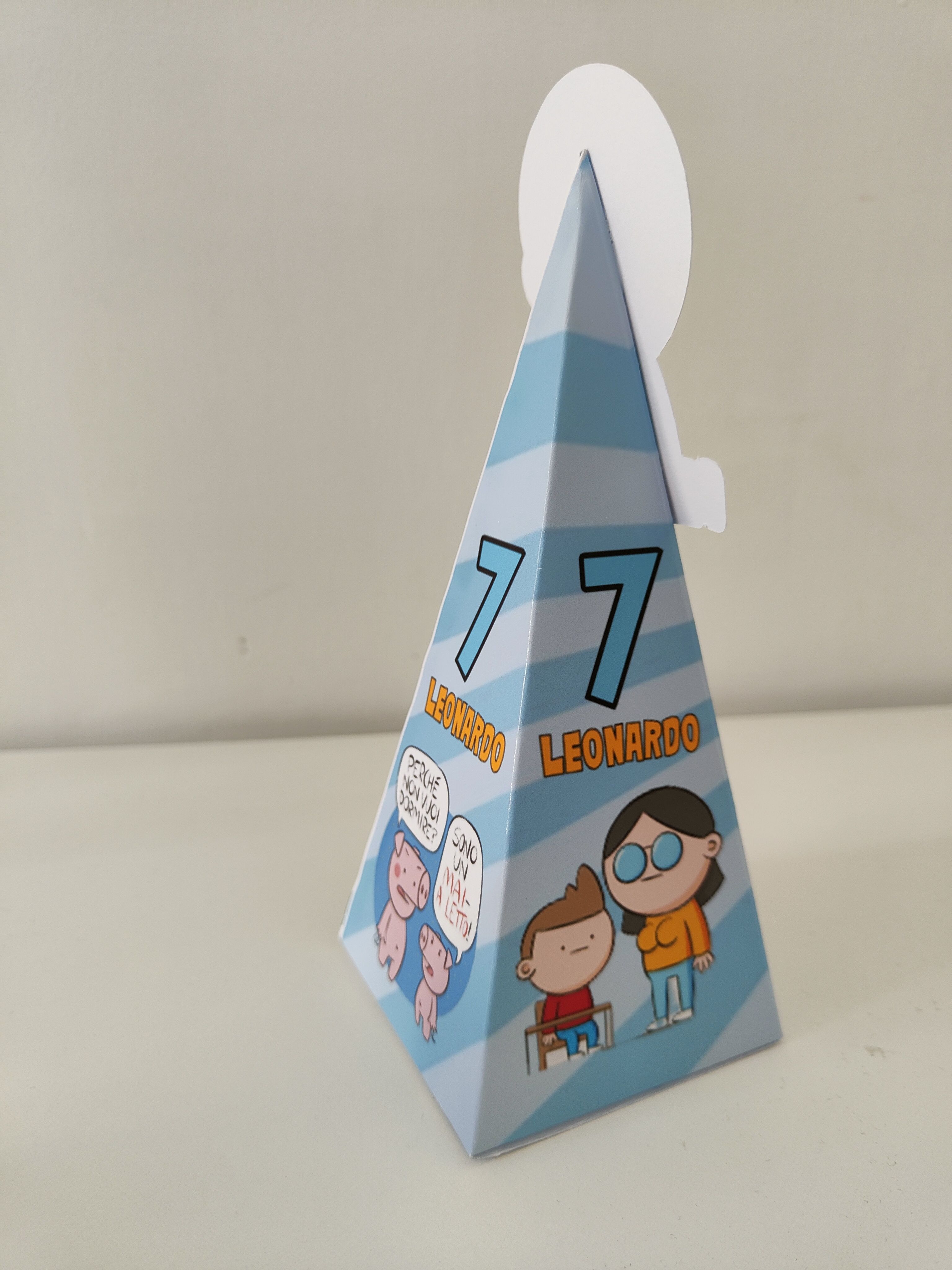 Scatolina piramide Pera Toons personalizza porta regalini festa