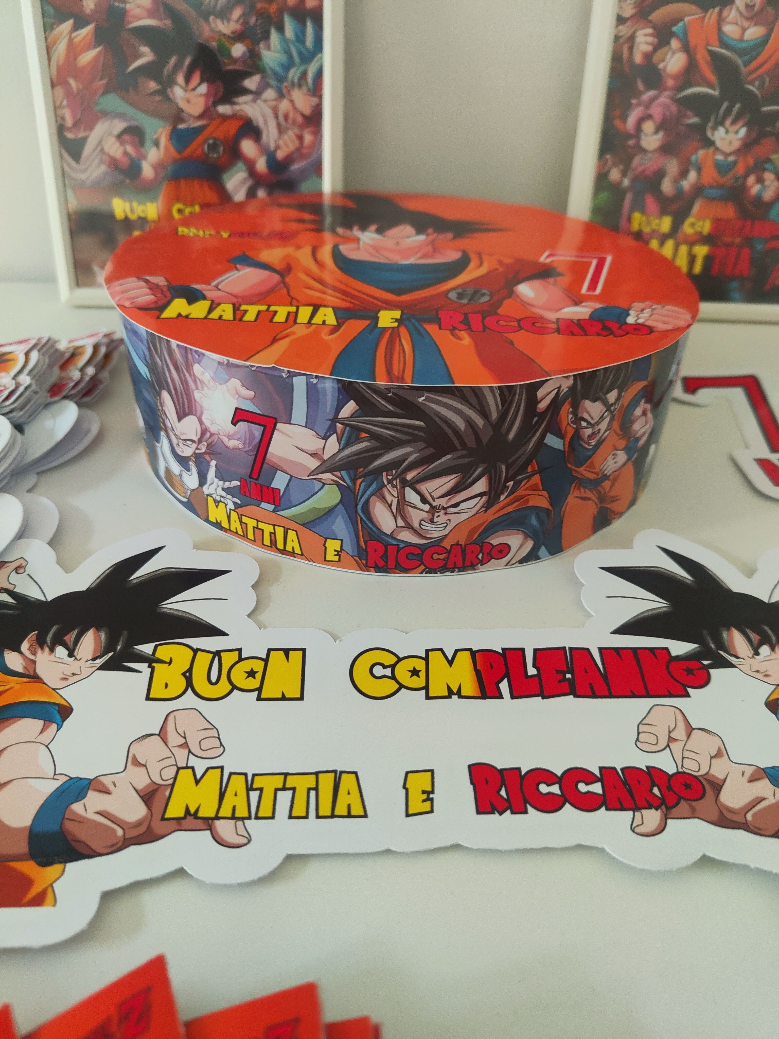 Torta finta base polistirolo lecca lecca chupa chups Dragon ball