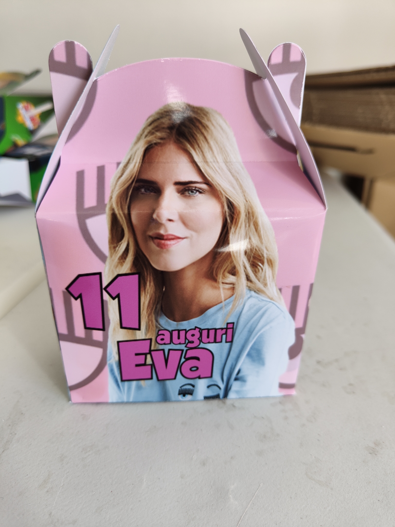 scatolina personalizzabile porta confetti bomboniera festa chiara ferragni