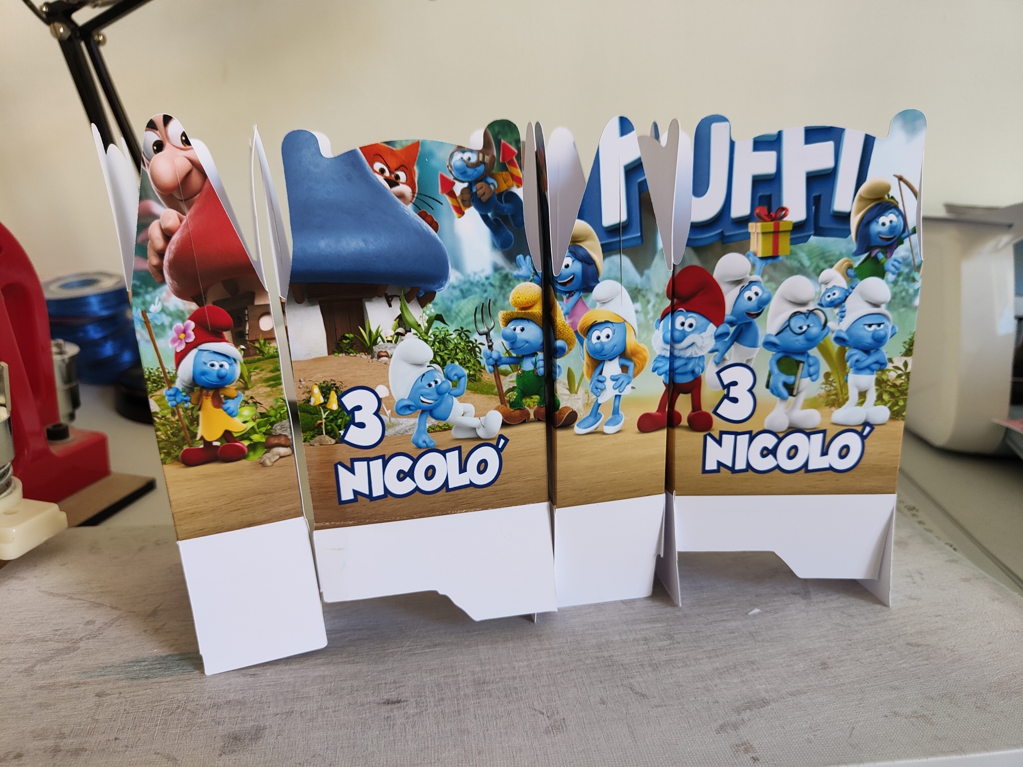 scatoline personalizzabili porta confetti regalini fine festa i puffi