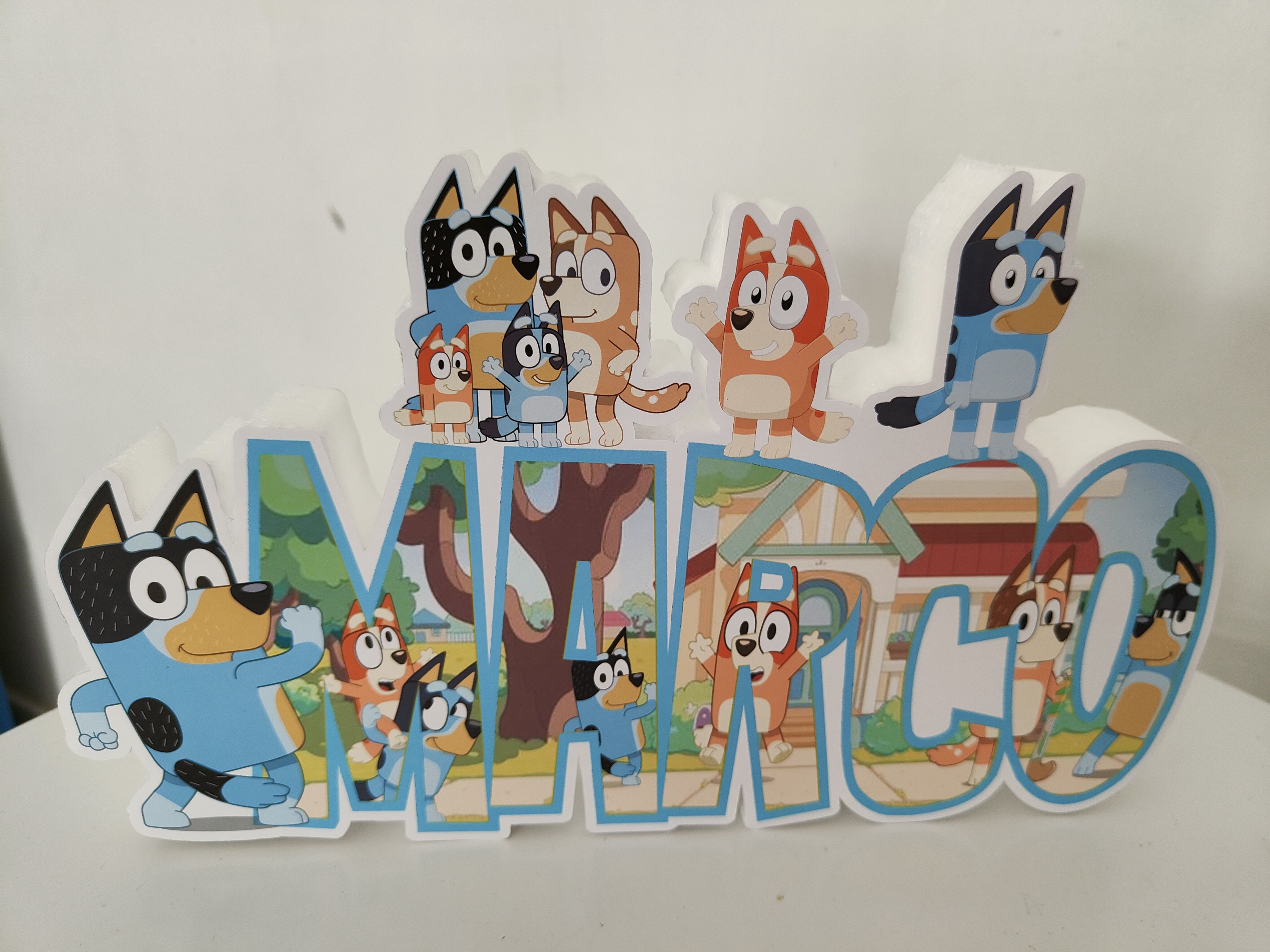 sagoma scritta nome in polistirolo centro tavola personalizzata bluey