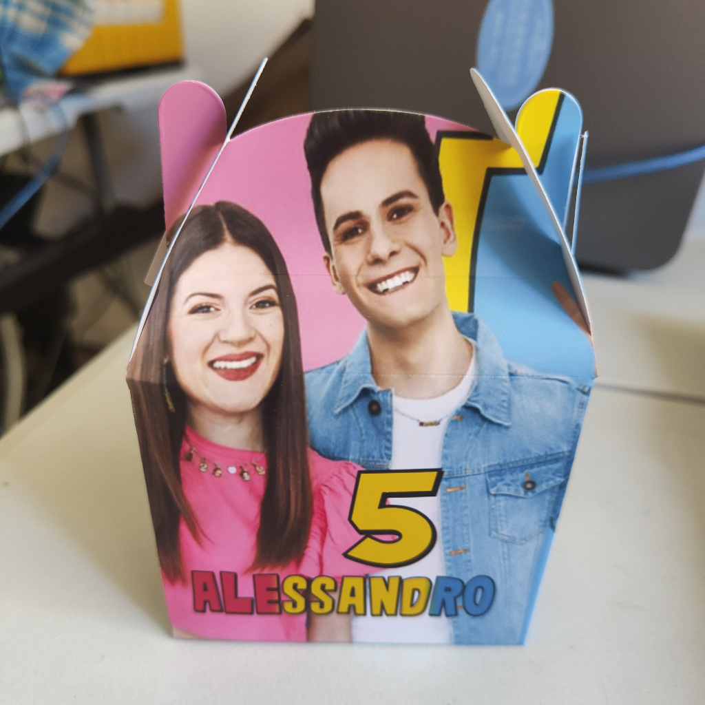 scatoline porta confetti personalizzate me contro te per regalini fine festa compleanno