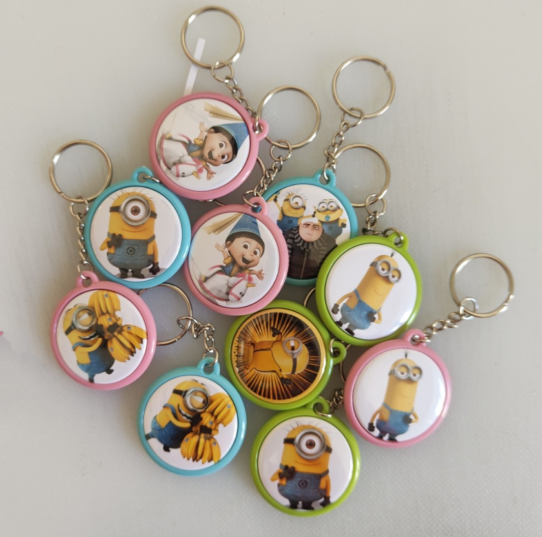 portachiavi zaino scuola personalizzati personalizzabili regalini fine festa compleanno a tema minions