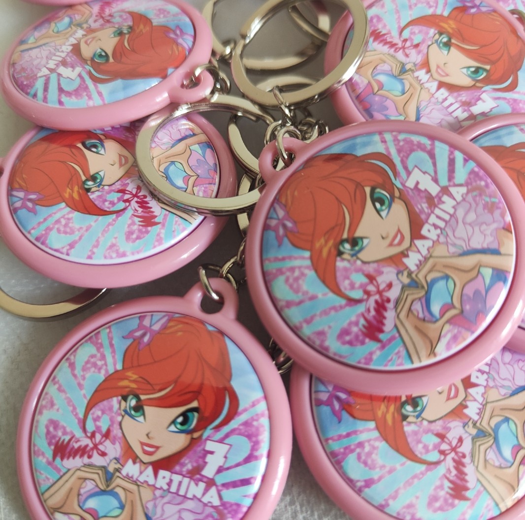 portachiavi zaino scuola personalizzati personalizzabili regalini fine festa compleanno a tema winx
