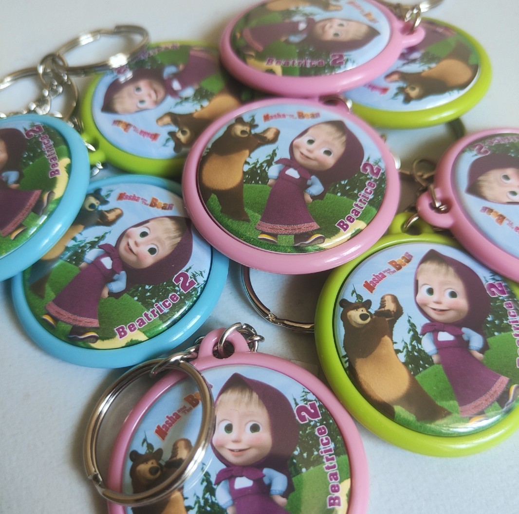 portachiavi zaino scuola personalizzati personalizzabili regalini fine festa compleanno a tema mascia e orso