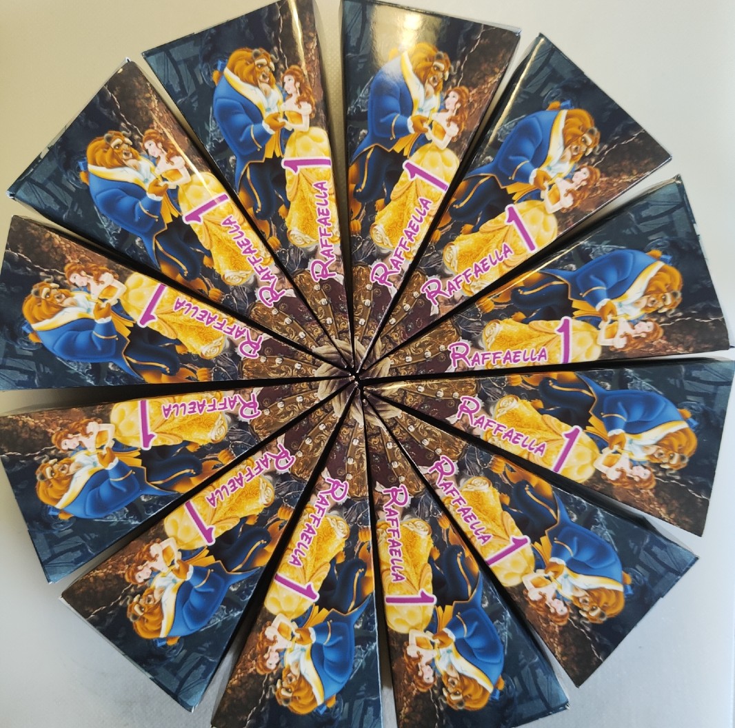 fetta torta scenografica scatoline porta confetti regalini fine festa bella e la bestia