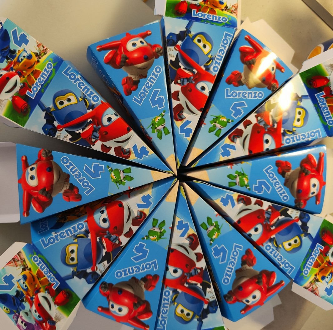 fetta torta scenografica scatoline porta confetti regalini fine festa aeroplani super wings