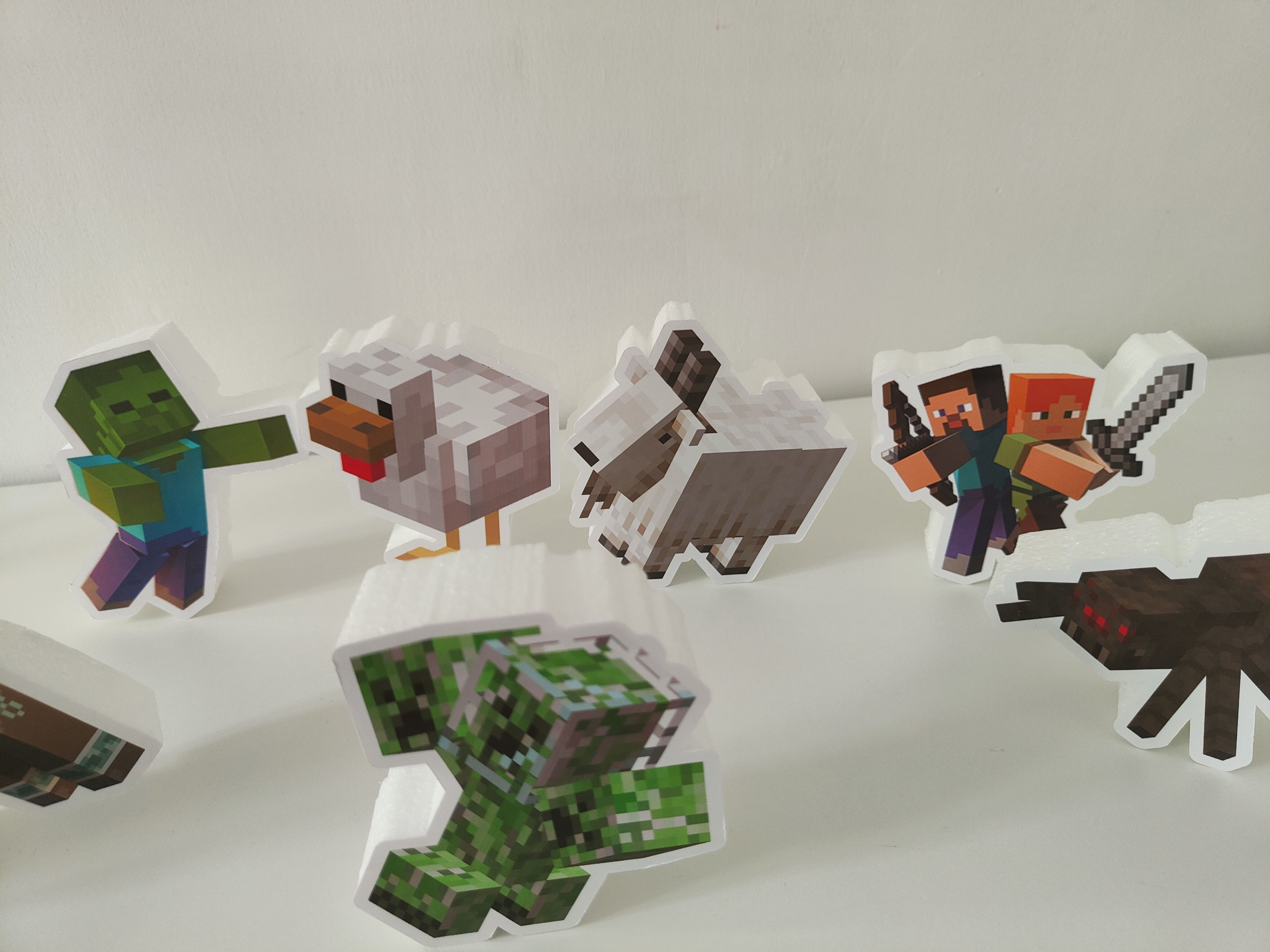 sagome personaggi piccole in polistirolo personalizza tavolo topper torta festa compleanno Minecraft (4)