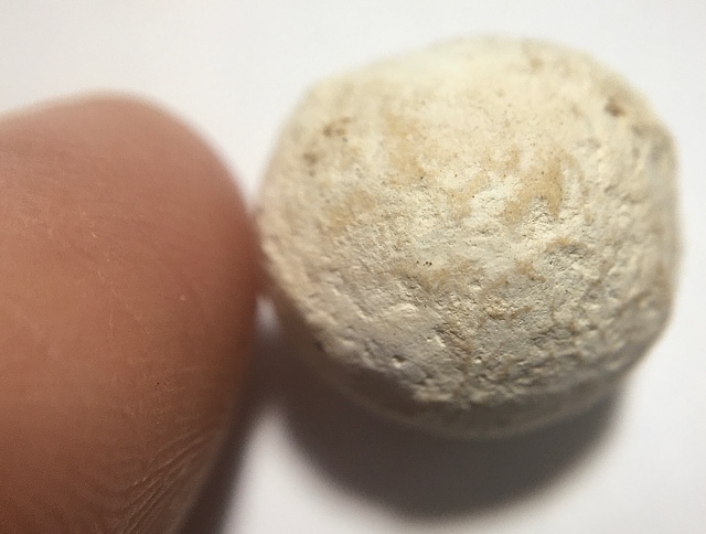 Sacred and Rare Sacred Powder Amulet Look Om Poon Sek Mae Chee Bun Ruean 