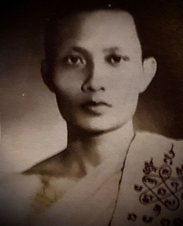 cameo photo of the young monk Luang Por Sakorn