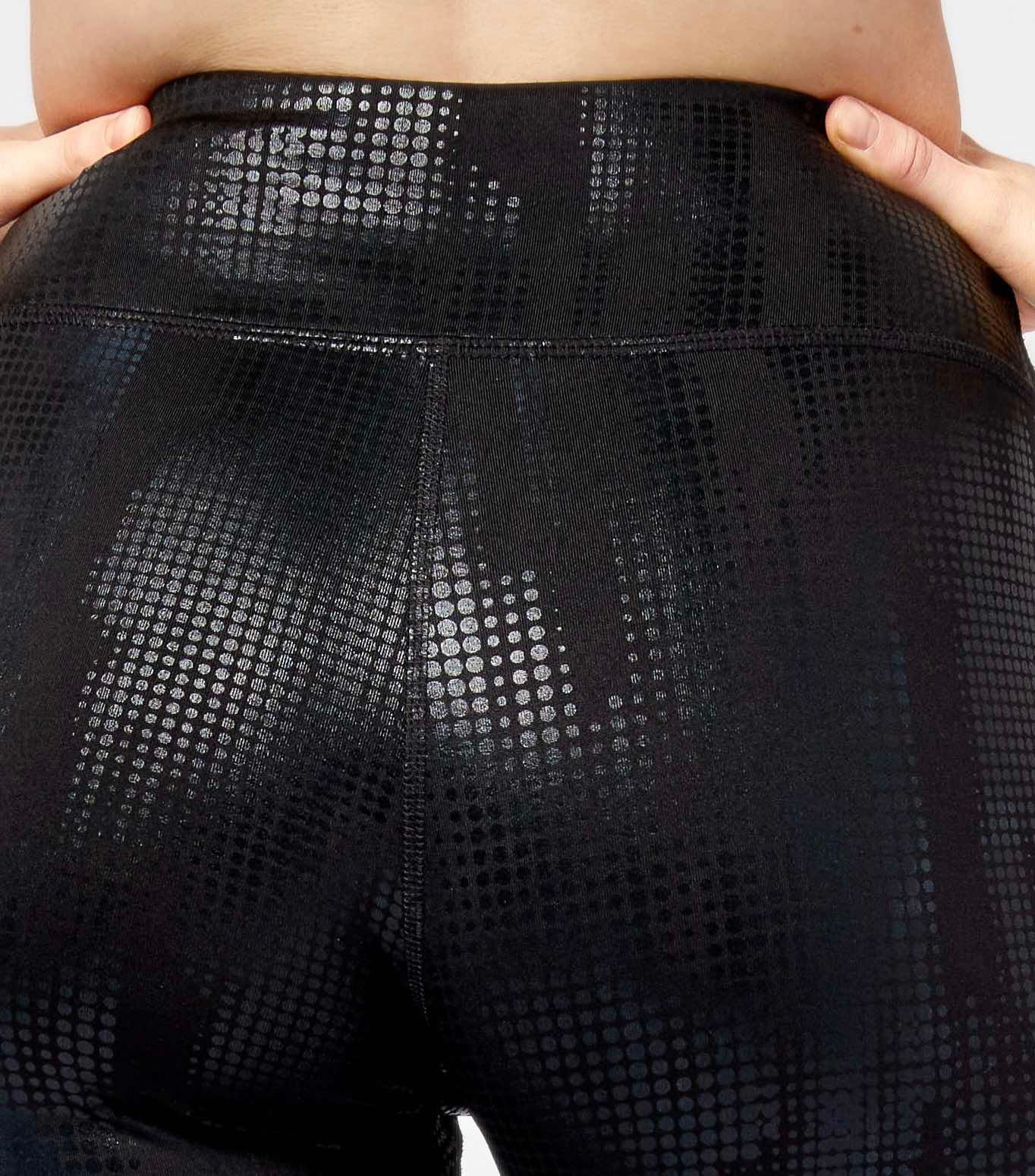 Close up view of the chic patterned fabric