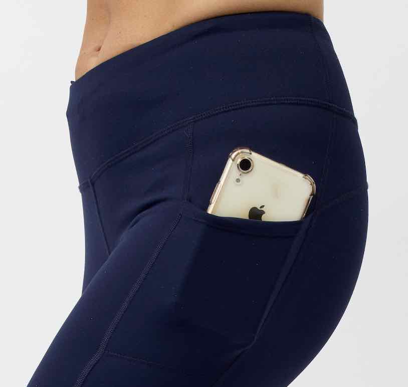 Cropped Legging close up of the soft fabric