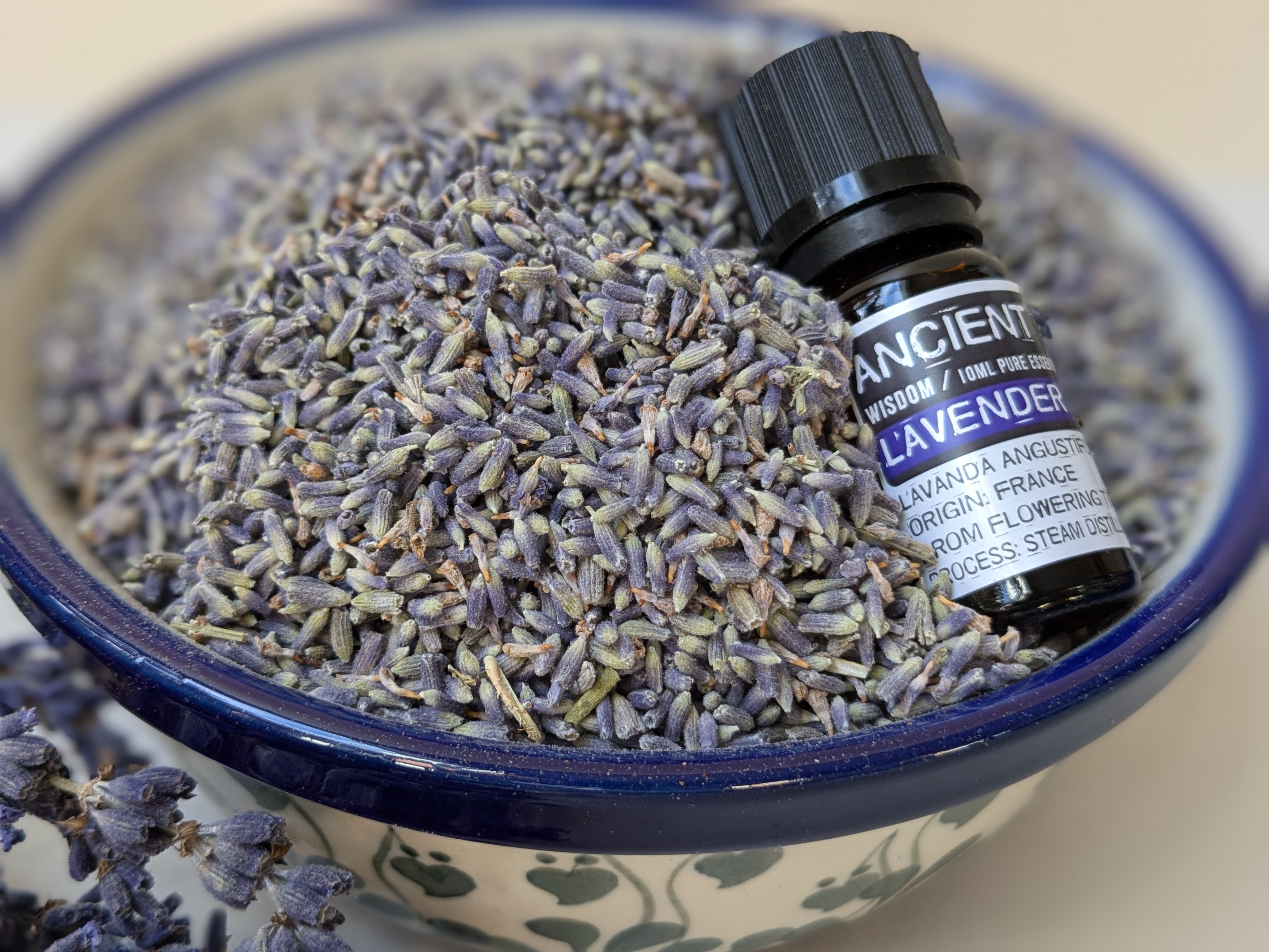 dried lavender potpourri with oil