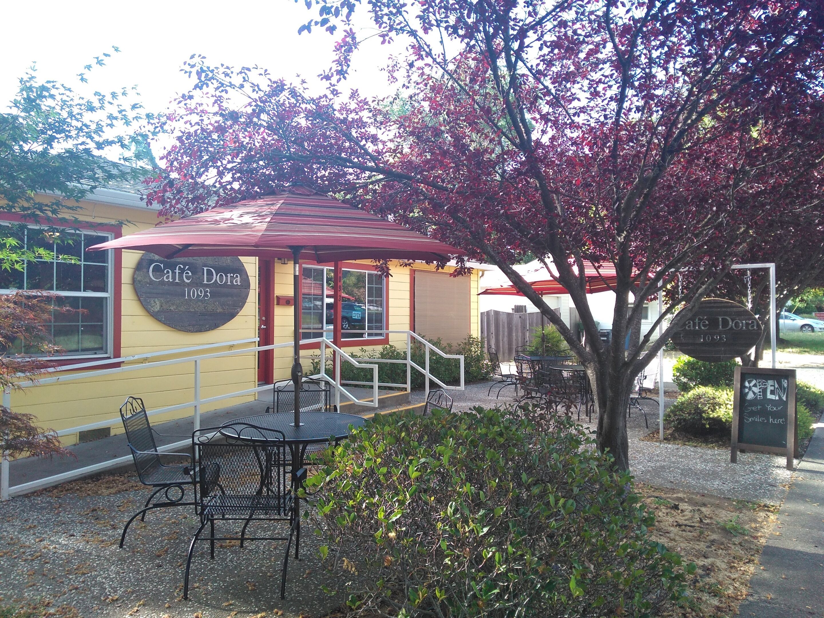 Cafe Dora